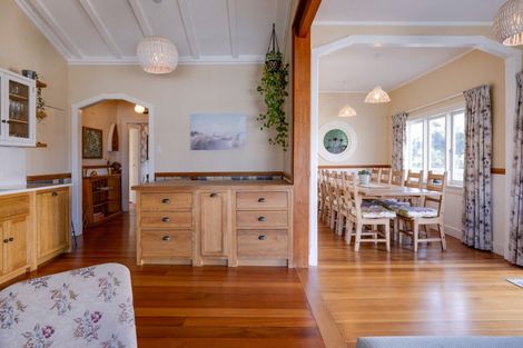 Photo of property in 21 Cobden Road, Bluff Hill, Napier, 4110