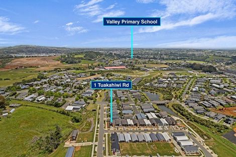 Photo of property in 1 Taukahiwi Road, Pukekohe, 2120