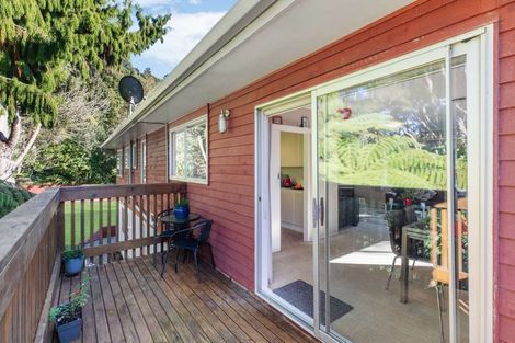 Photo of property in 203 Woodlands Park Road, Titirangi, Auckland, 0604