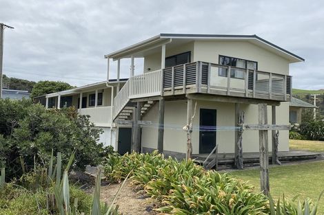 Photo of property in 12 Point Road, Mokau, 4376