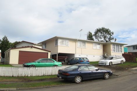 Photo of property in 2 Capella Place, Manurewa, Auckland, 2102