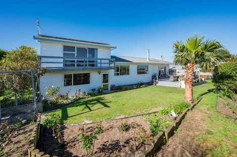 Photo of property in 4 Elder Grove, Paraparaumu, 5032