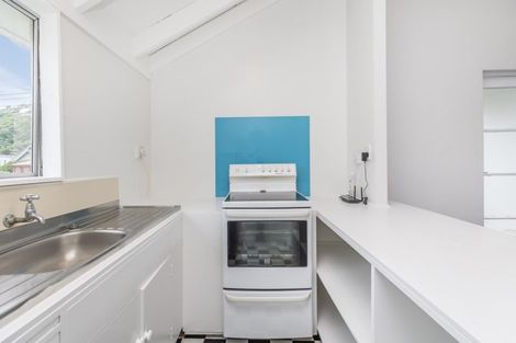 Photo of property in 24/125 Queens Drive, Lyall Bay, Wellington, 6022