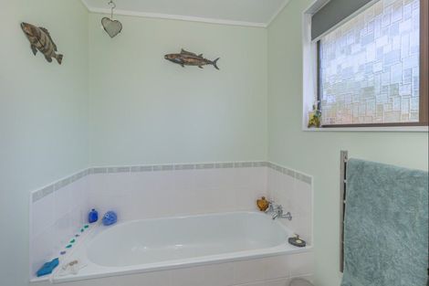 Photo of property in 12 Gardener Street, Levin, 5510