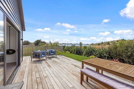 Photo of property in 37 Tangaroa Place, Poike, Tauranga, 3112