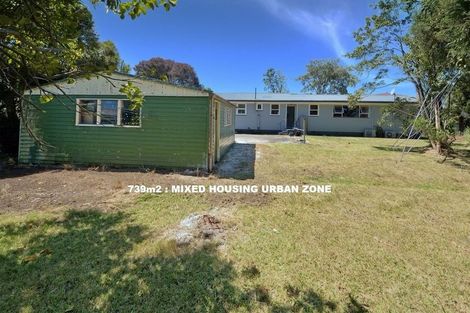 Photo of property in 1 Normandy Place, Henderson, Auckland, 0610