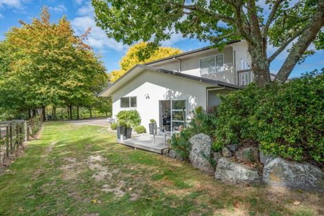 Photo of property in 142 Gillespie Place, Acacia Bay, Taupo, 3385