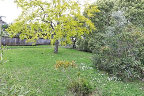 Photo of property in 4/77 Old Lake Road, Narrow Neck, Auckland, 0624