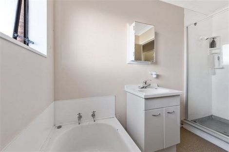 Photo of property in 2/6 Kennington Drive, Clendon Park, Auckland, 2103