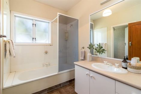 Photo of property in 6 Thornycroft Street, Fendalton, Christchurch, 8052