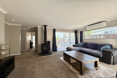 Photo of property in 2 Opurere Grove, Tirohanga, Lower Hutt, 5010