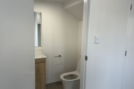 Photo of property in 252a Great North Road, Henderson, Auckland, 0612