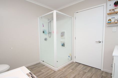 Photo of property in 238 Wainoni Road, Avondale, Christchurch, 8061