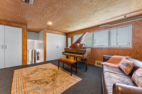 Photo of property in 15 Seaview Road, Castor Bay, Auckland, 0620