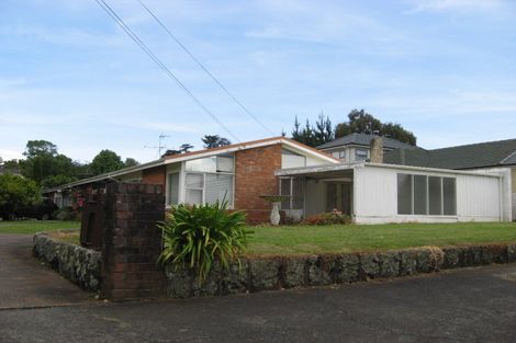 Photo of property in 1/15 Mcintyre Road, Mangere Bridge, Auckland, 2022