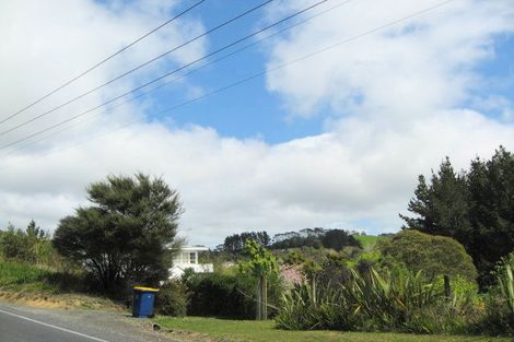 Photo of property in 58 Waitakere Road, Waitakere, Auckland, 0816
