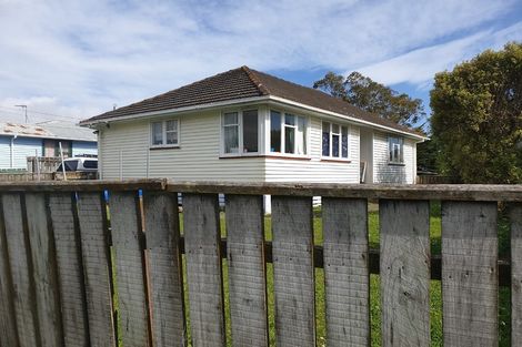 Photo of property in 12 Dorset Grove, Cannons Creek, Porirua, 5024