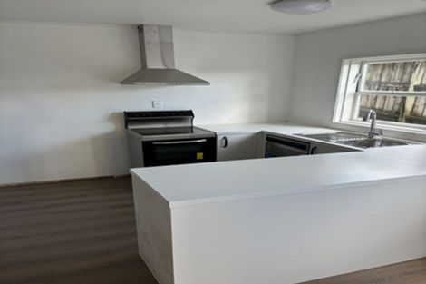 Photo of property in 28 Newhaven Terrace, Mairangi Bay, Auckland, 0630