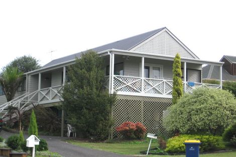 Photo of property in 13 Lesa Annis Place, Henderson, Auckland, 0612