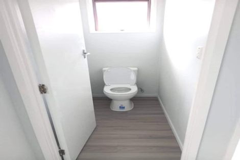 Photo of property in 2/26 Fitzwater Place, Henderson, Auckland, 0612