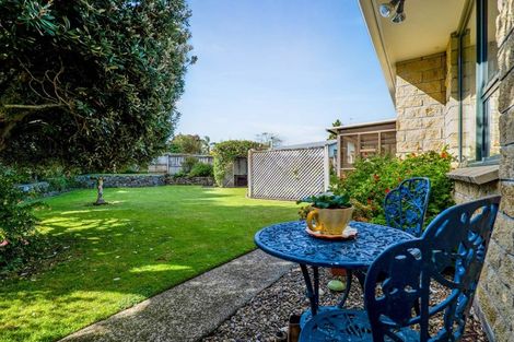 Photo of property in 2 Bronte Place, Whalers Gate, New Plymouth, 4310