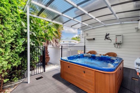 Photo of property in 267 Vipond Road, Stanmore Bay, Whangaparaoa, 0932