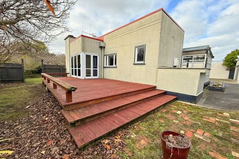 Photo of property in 11 Taranaki Street, Saint Johns Hill, Whanganui, 4501