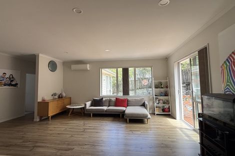 Photo of property in 66 Harrowglen Drive, Northcross, Auckland, 0630