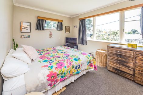 Photo of property in 1 Plunket Street, Durie Hill, Whanganui, 4500