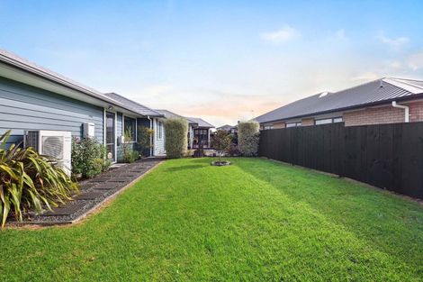 Photo of property in 53 Pohutukawa Parade, Riverhead, 0820