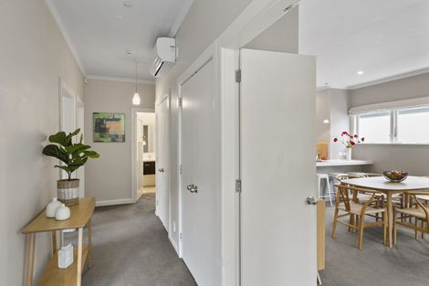 Photo of property in 15 Hathaway Avenue, Karori, Wellington, 6012