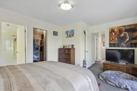 Photo of property in 12 Ruru Place, Levin, 5510