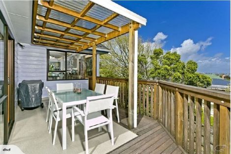 Photo of property in 1/2a Sunnynook Road, Sunnynook, Auckland, 0620