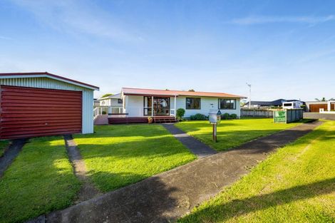 Photo of property in 1 Domett Street, Opunake, 4616