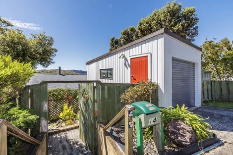Photo of property in 14 Kenef Road, Paremata, Porirua, 5024