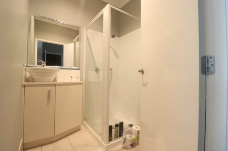 Photo of property in 7n Clearwater Cove, West Harbour, Auckland, 0618