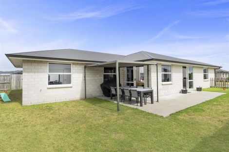 Photo of property in 15 Batty Street, Papamoa Beach, Papamoa, 3118