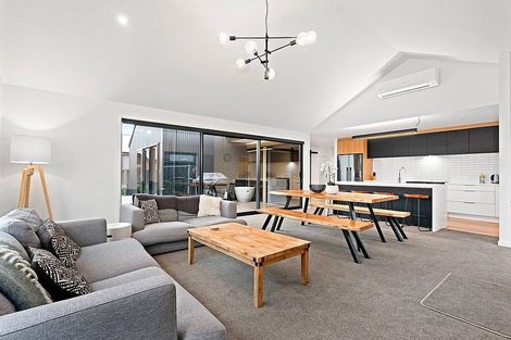 Photo of property in 10 Sawdon Street, Wanaka, 9305