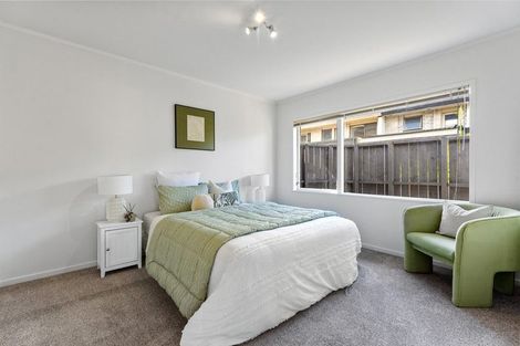 Photo of property in 55a Pigeon Mountain Road, Half Moon Bay, Auckland, 2012