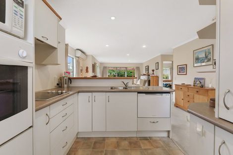 Photo of property in 35 Lakeridge Close, Rangatira Park, Taupo, 3330