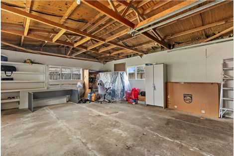 Photo of property in 303 Roscommon Road, Clendon Park, Auckland, 2103