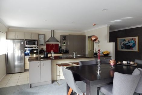 Photo of property in 15 Reidy Place, Pukekohe, 2120