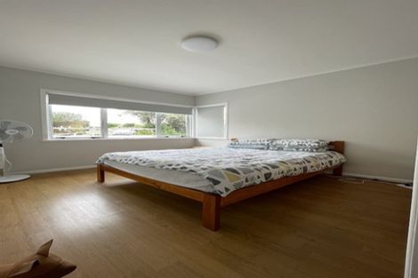 Photo of property in 17 Camelot Place, Glenfield, Auckland, 0629