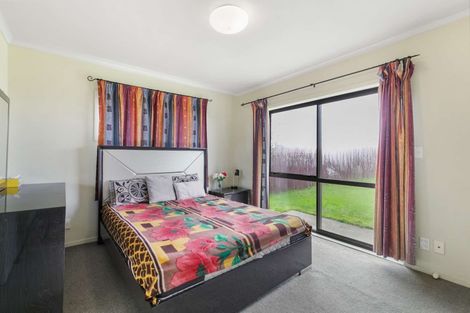 Photo of property in 22 Kittyhawk Place, Melville, Hamilton, 3206