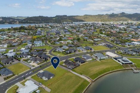 Photo of property in 121 Kupe Drive, Whitianga, 3510