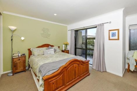 Photo of property in 9/17 Harbour View Road, Te Atatu Peninsula, Auckland, 0610
