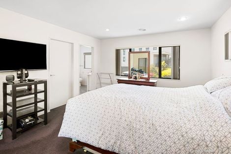 Photo of property in 12 Bunker Way, Strathmore Park, Wellington, 6022