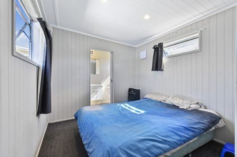 Photo of property in 5 Iris Place, Clendon Park, Auckland, 2103