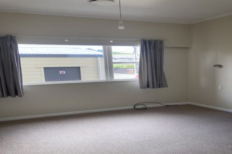 Photo of property in 96 Derwent Street, Island Bay, Wellington, 6023