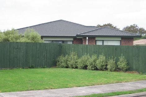 Photo of property in 17 Greenberry Drive, Ranui, Auckland, 0612